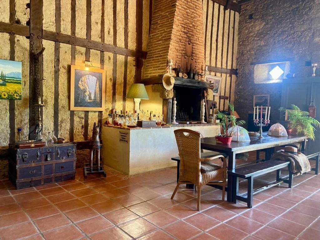 Maison D'Hotes Le Chai D'Armagnac Monguilhem Luaran gambar